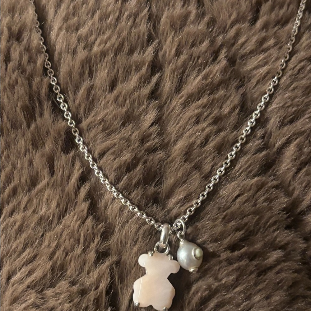 Tous sterling silver chain featuring quartz and a small freshwater pearl accent.